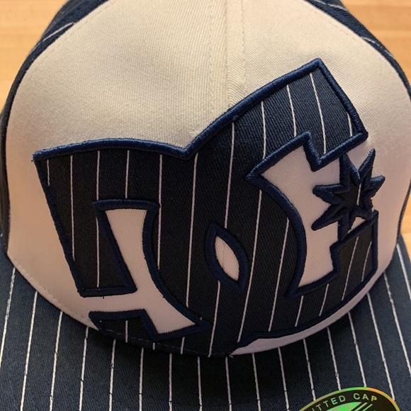 DC flex fit hat - Picture 3 of 6